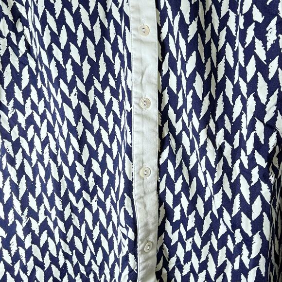 J. McLaughlin Navy White Geometric Print Collared Button-Up Top | Size M - Picture 4 of 6